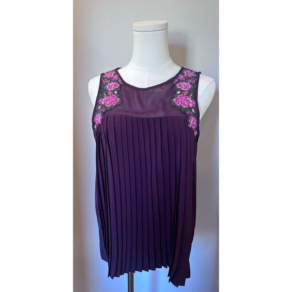 American Eagle Vintage Tank Pleated Embroidered Size Medium - Picture 10 of 10